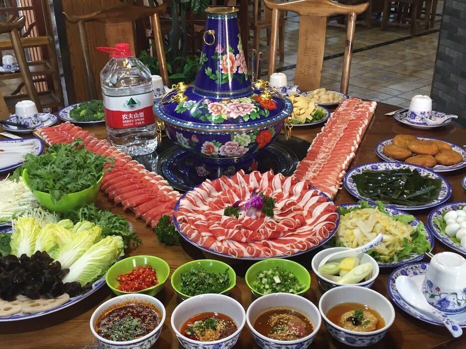 宁夏羯羊城泉水涮羊肉火锅图片