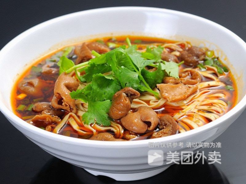 牛肉肥肠面图片