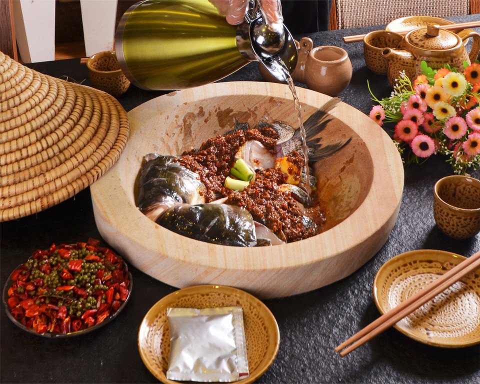 妙厨老爹泉水蒸汽石锅鱼图片