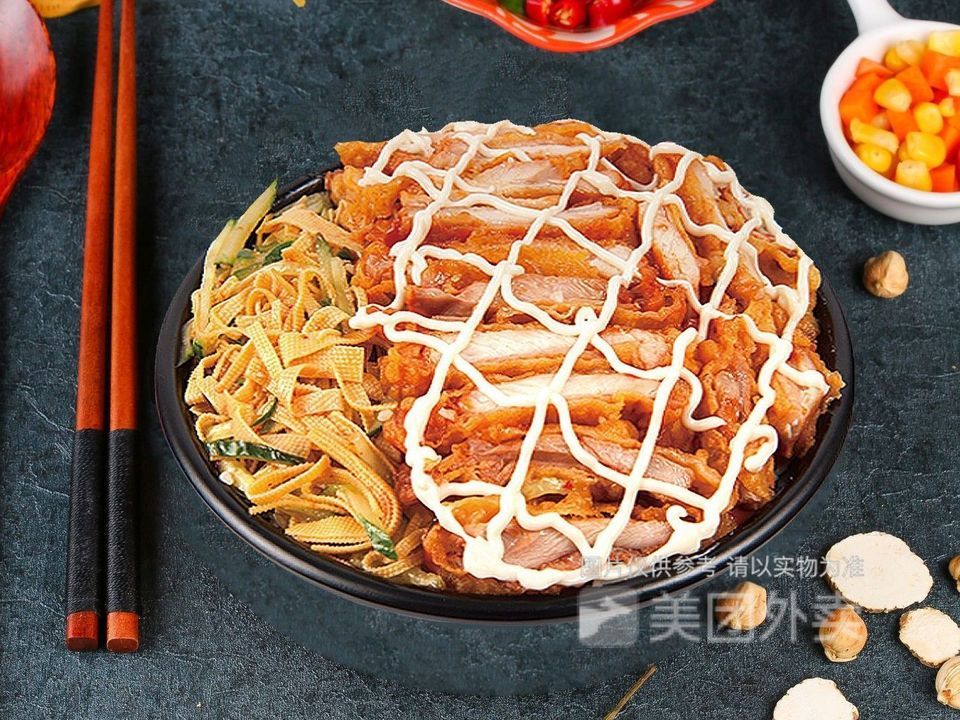 沙拉脆皮鸡米饭图片