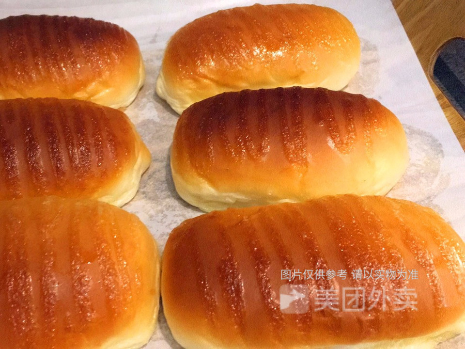 现烤沙律包图片