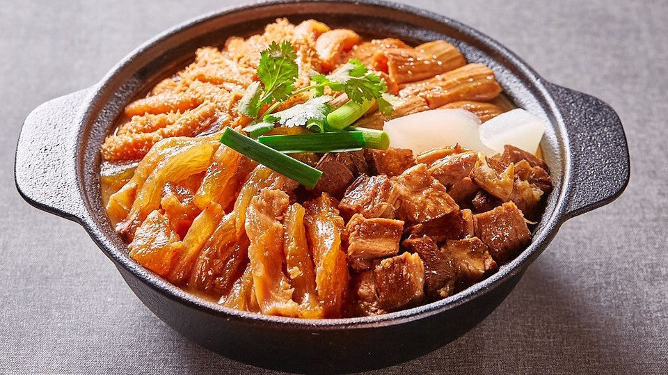 牛腩牛杂煲图片