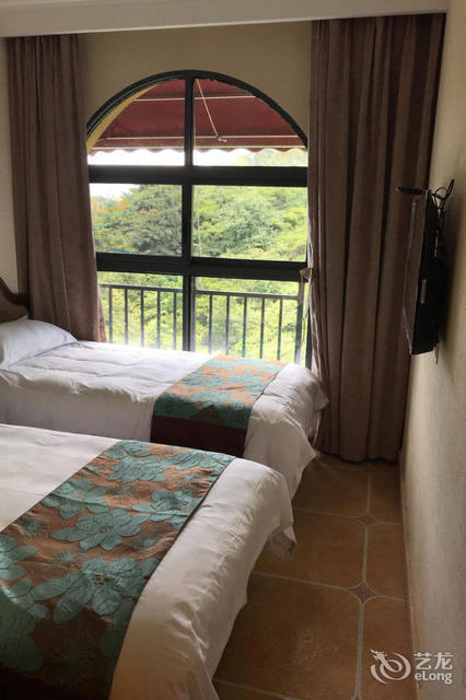 遵义赤水天鹅堡民宿图片