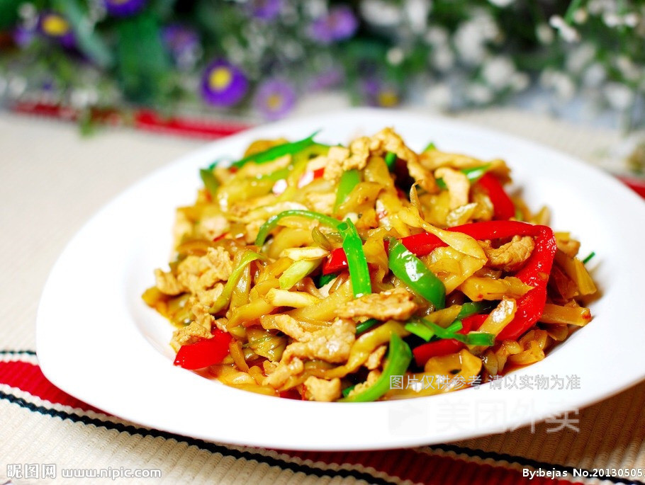 青椒榨菜肉丝饭图片