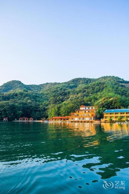 柏丽卧龙山庄度假村图片