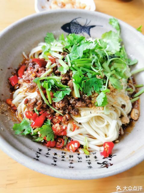 特色双椒牛肉面图片