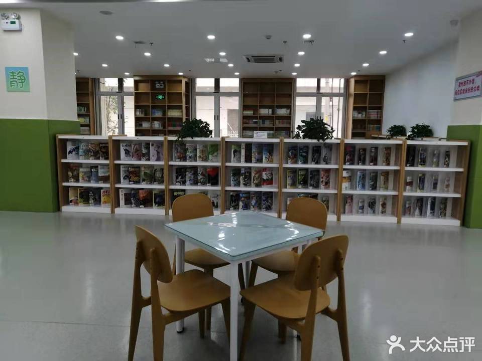 在哪,在哪裡,在哪兒):無錫市梁溪區鍾書路1號電話:北塘區圖書館地址