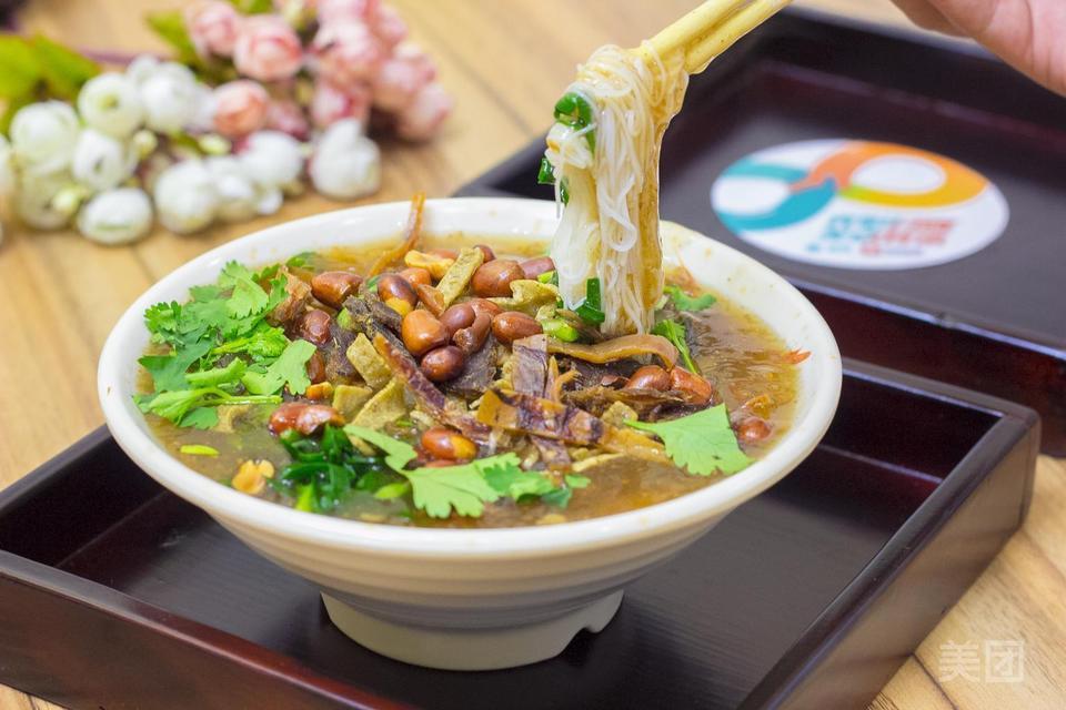 推荐菜:介绍:地址(在哪里):建筑王记酸粉位于万宁