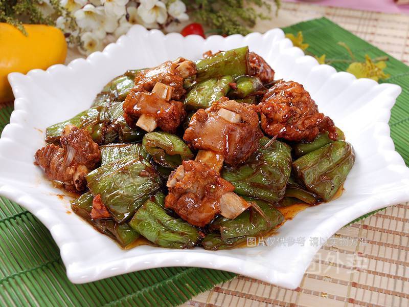尖椒烧排骨图片