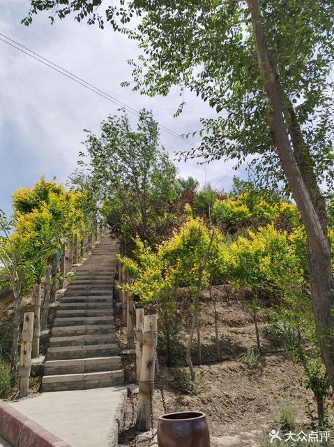 乌鲁木齐市米东区别有洞天生态旅游山庄图片