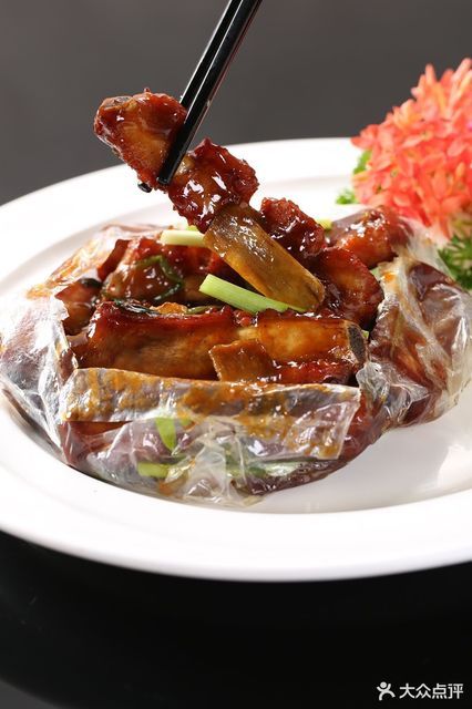 合城纸包骨图片