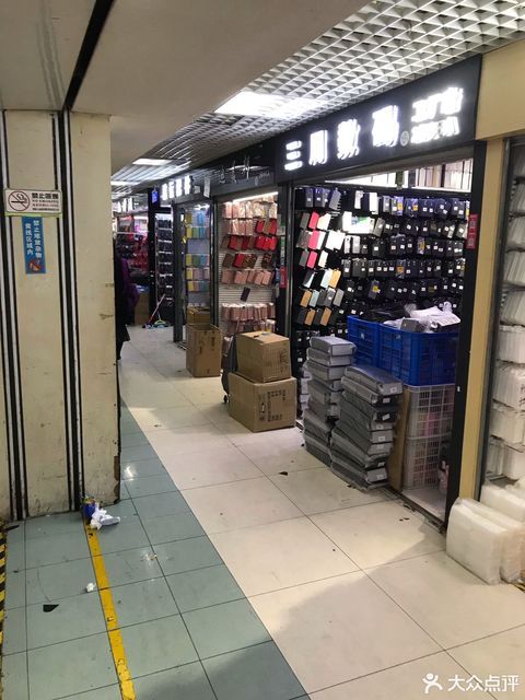 华强北龙胜配件城批发厂商图片