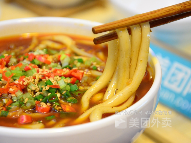 鸡块锅土豆粉图片