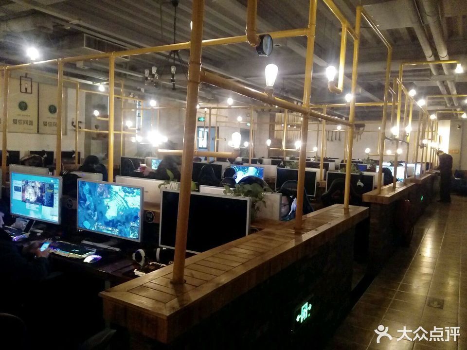 哪里,在哪儿):焦作市山阳区景苑路怡园农贸市场东区34号惠静网吧电话