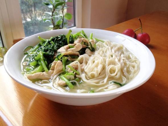 虾仁片儿川面图片