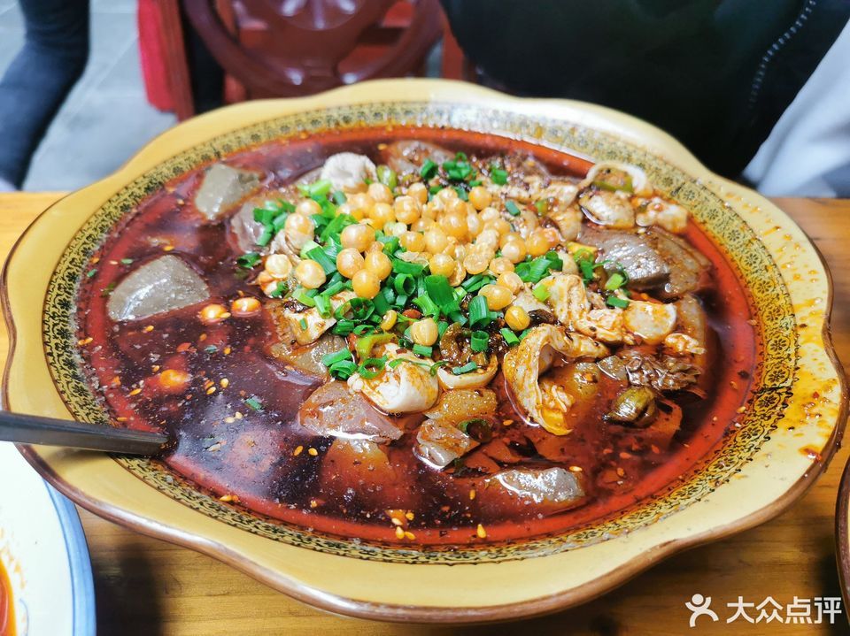 特色肥肠血旺图片