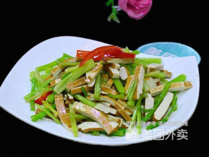 芹菜炒香干盖浇饭图片