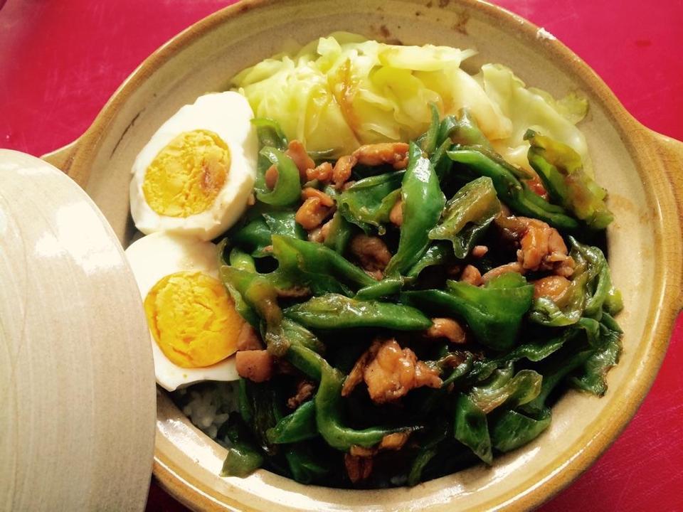 青椒肉丝煲仔饭图片