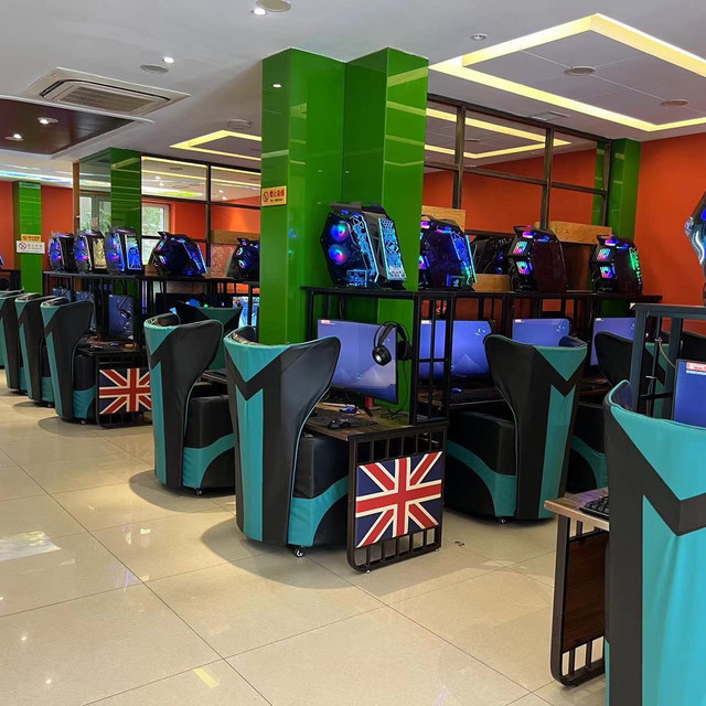 悠闲相约网吧图片