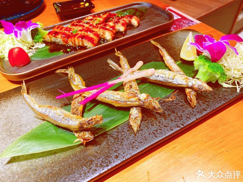 盐烤多春鱼图片