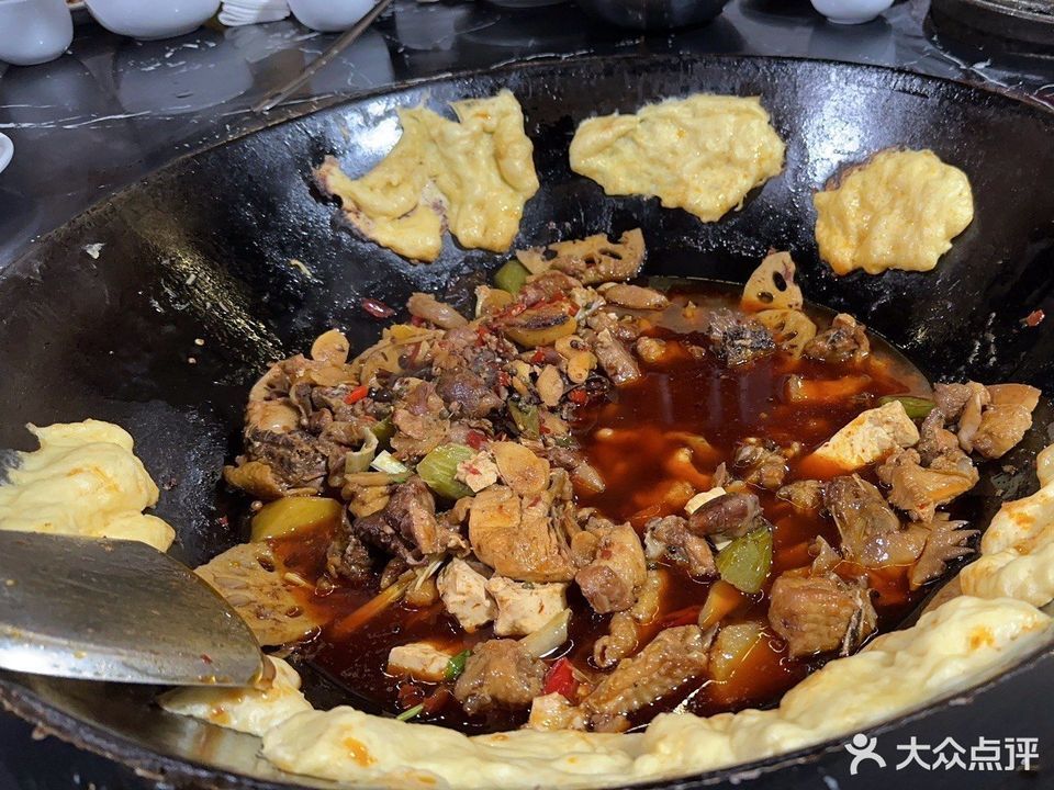 郑三茅屋土灶柴火鸡图片