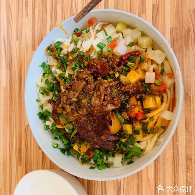 哨子干拌面图片