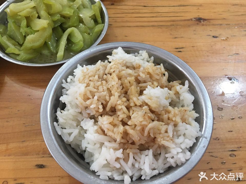 千家村门口快餐店