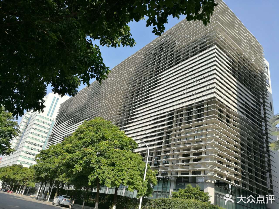 怎么走,在哪,在哪里,在哪儿):汕头市龙湖区科技中路9号拉飞逸大厦电话