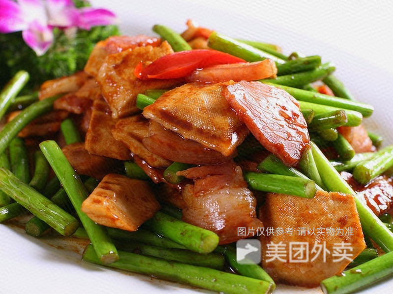 蒜苔腊肉盖浇饭图片