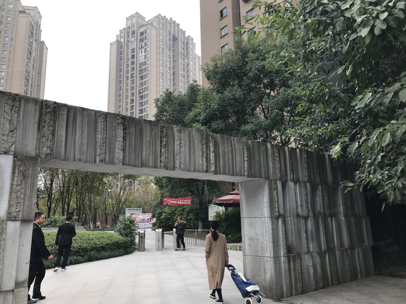 在哪儿:重庆市璧山区璧城街道恒大绿岛新城b区同景国际城(东林大