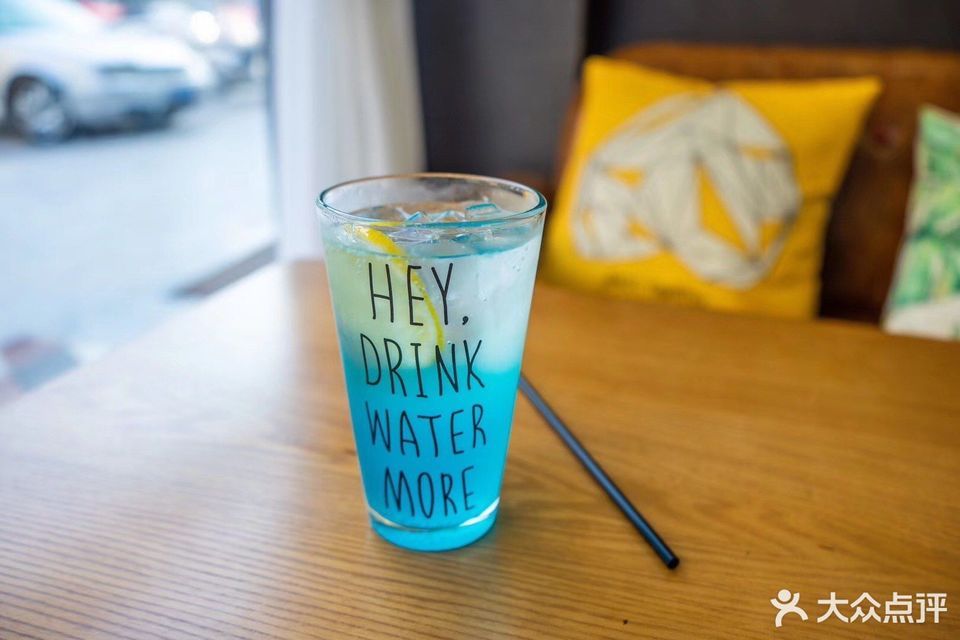 蓝柑柠檬气泡图片