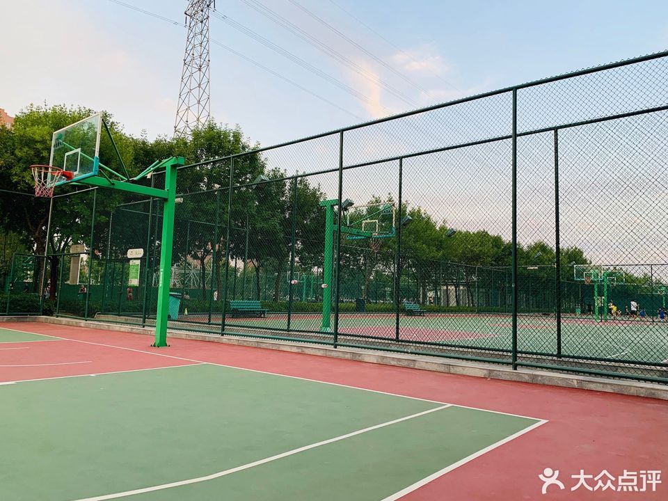 兴瑞篮球公园