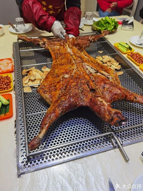 蒙古包烤全羊