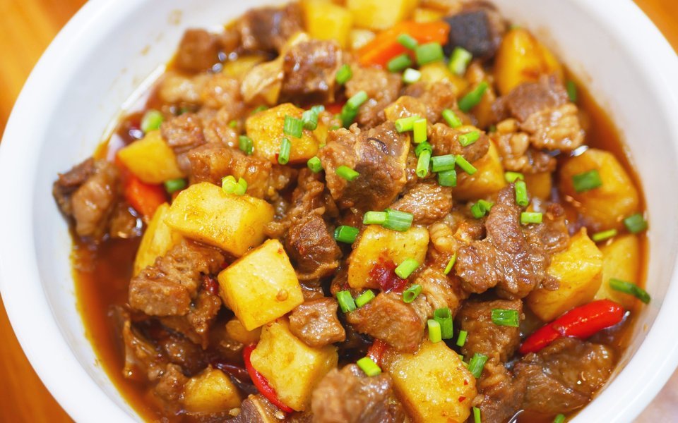 香辣土豆牛腩图片