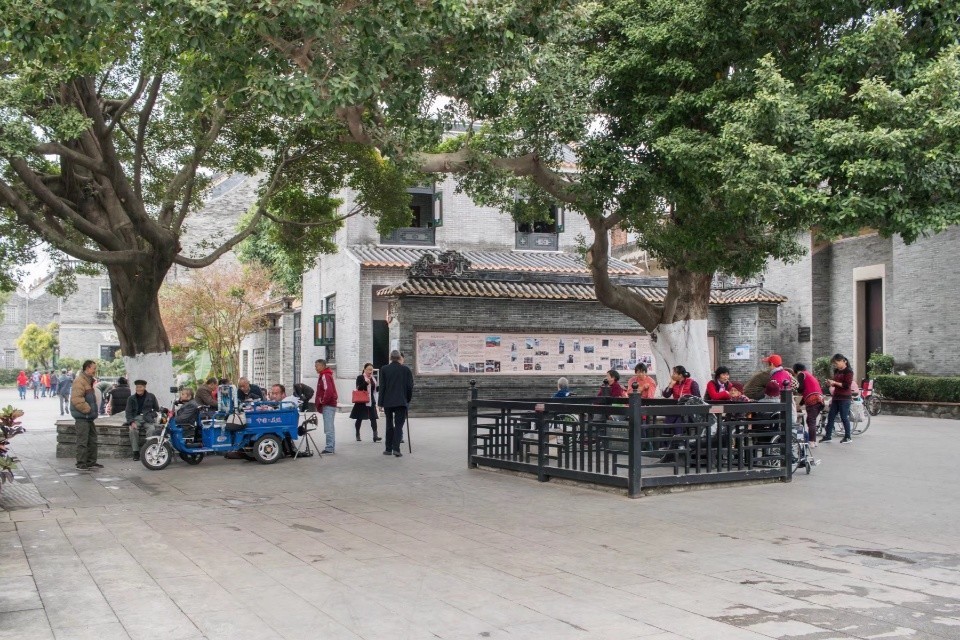 哪,在哪里,在哪儿):广州市番禺区沙湾街道大巷涌路112号时代印记电话