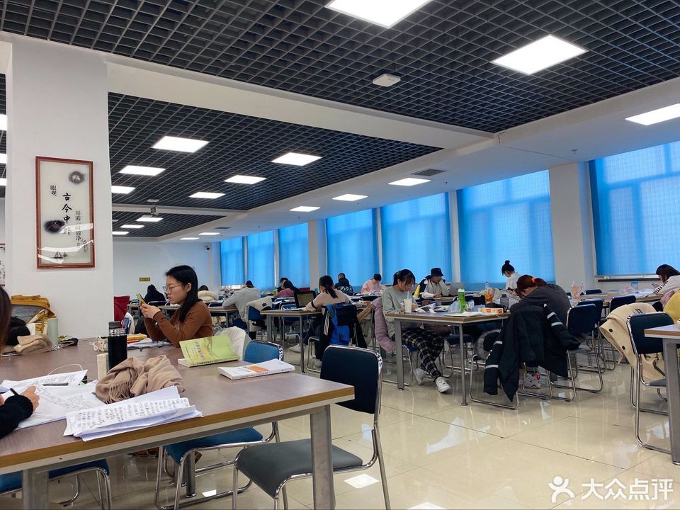 延边大学图书馆图片