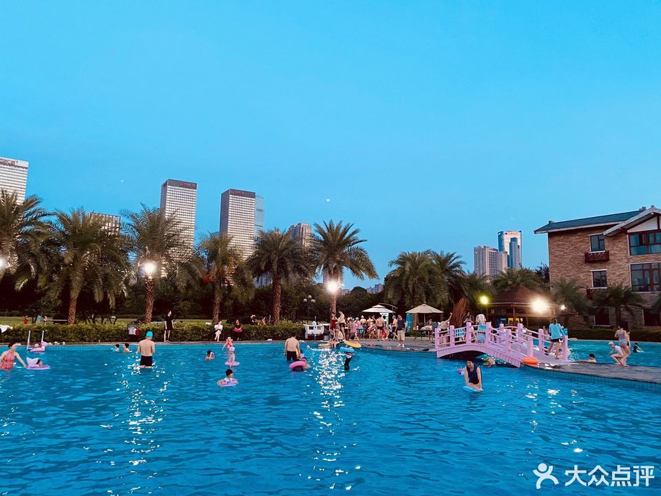 橘洲沙滩乐园户外游泳池图片