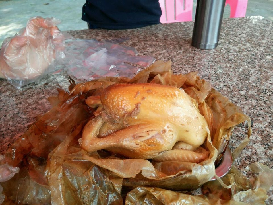 推荐菜:介绍:地址(在哪里):清晖园泥焗鸡位于阳江市江城区马曹路