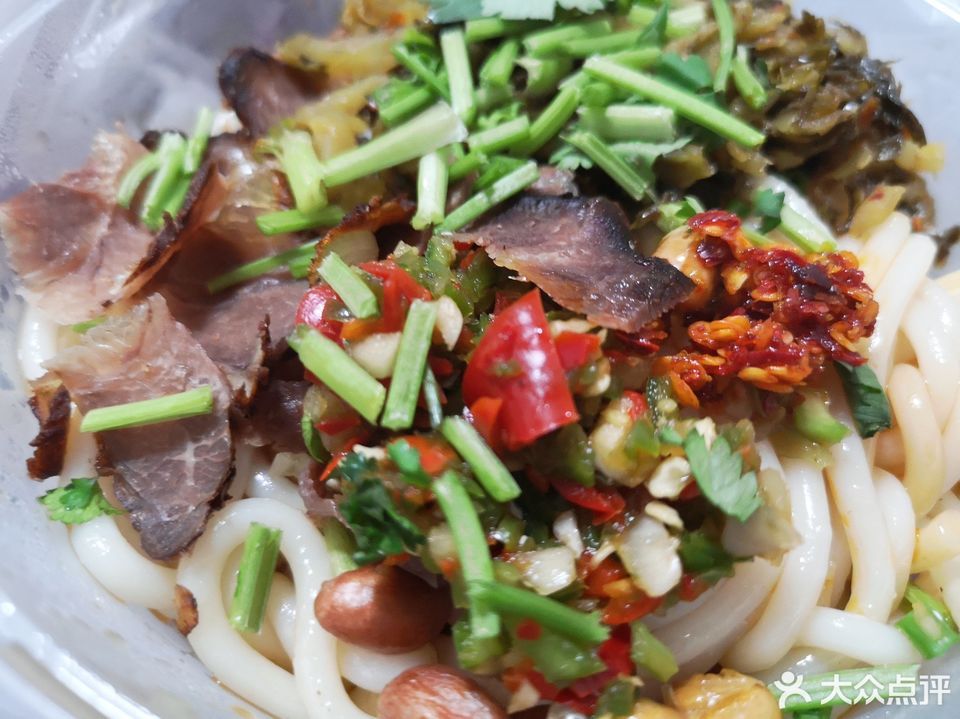 鸡腿牛肉卤粉图片