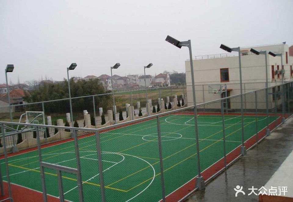 交通大学(徐汇校区-篮球场图片