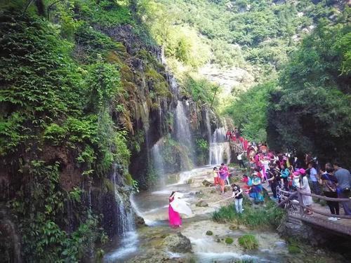 镇雄中屯小山峡风景名胜区图片