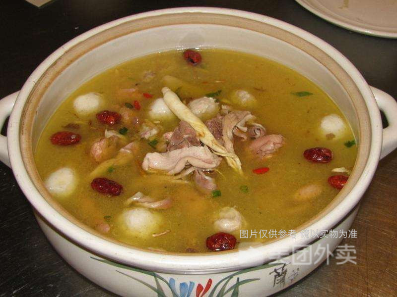 胡椒鸽子猪肚鸡中煲图片