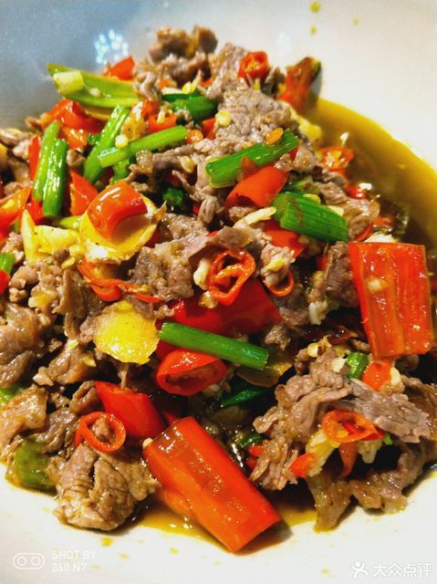 推荐菜:介绍:地址(在哪里):张家小馆(1号店)位于长沙市雨花区朝晖路