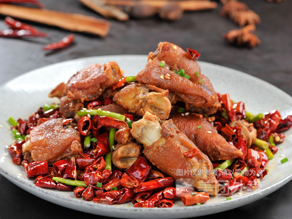 香辣脆皮猪手图片