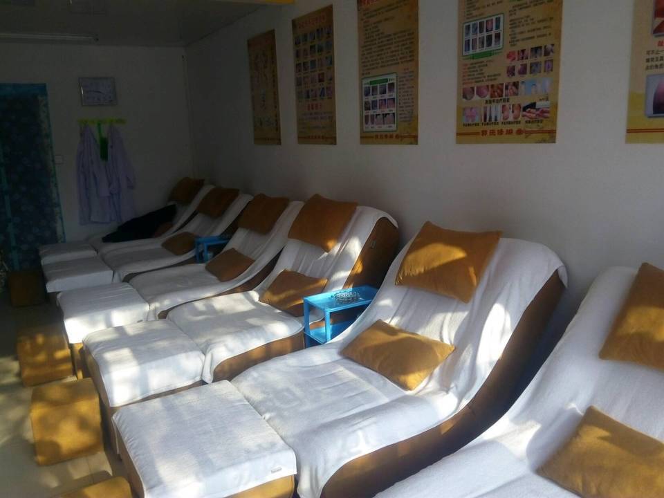 (南屏路农业银行旁)介绍:标签:桑拿休闲娱乐足疗按摩/足疗洗浴推荐菜