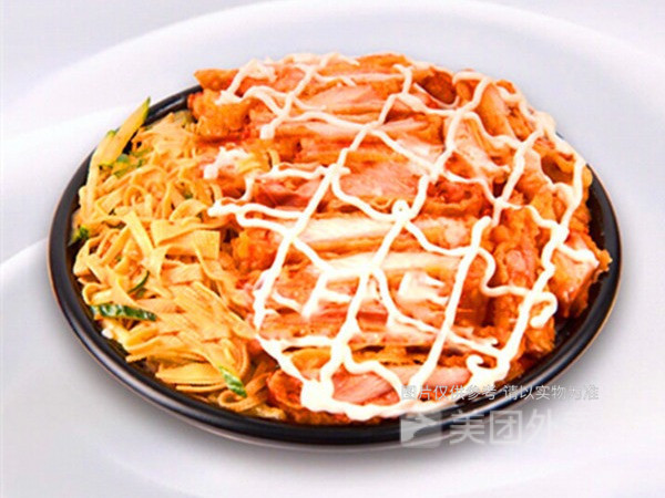 沙拉脆皮鸡米饭图片