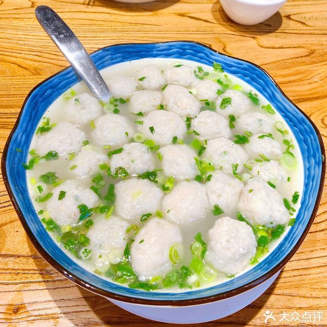 小船黄花鱼丸汤图片