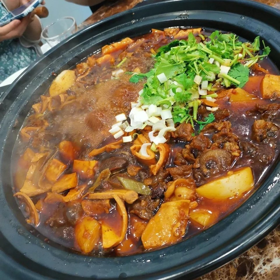 筋头巴脑锅图片
