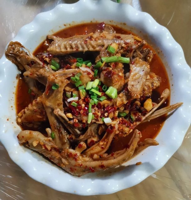 麻辣鸭三件图片