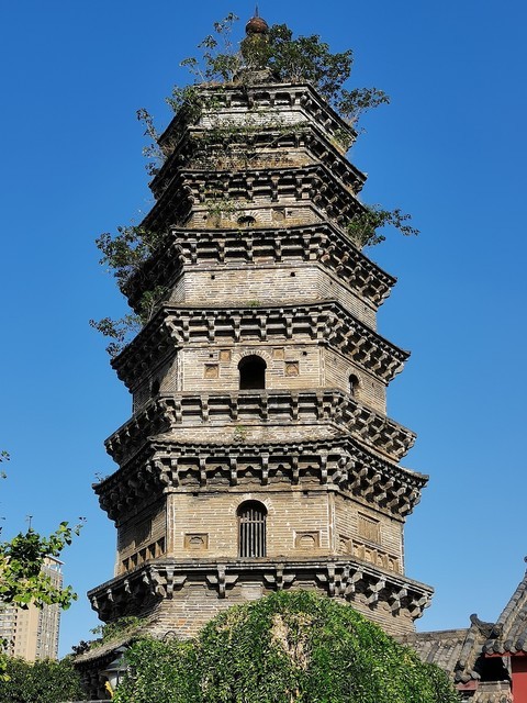 六安市北塔公园寺庙图片